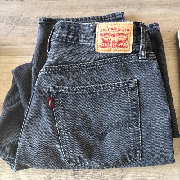 Levi's Women's 94 Baggy Jeans - Picture 1 of 4